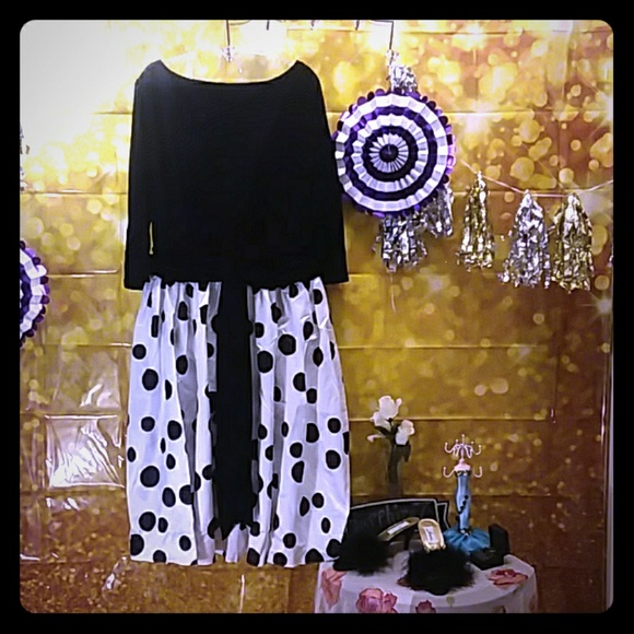 Dress V velvet bodice dress - Picture 4 of 10